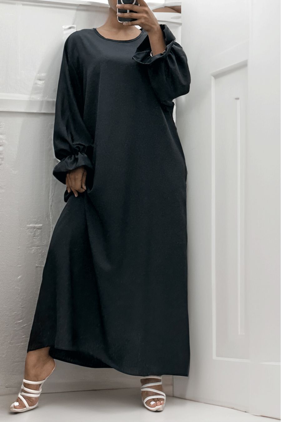 Long black abaya gathered at the sleeves - 2