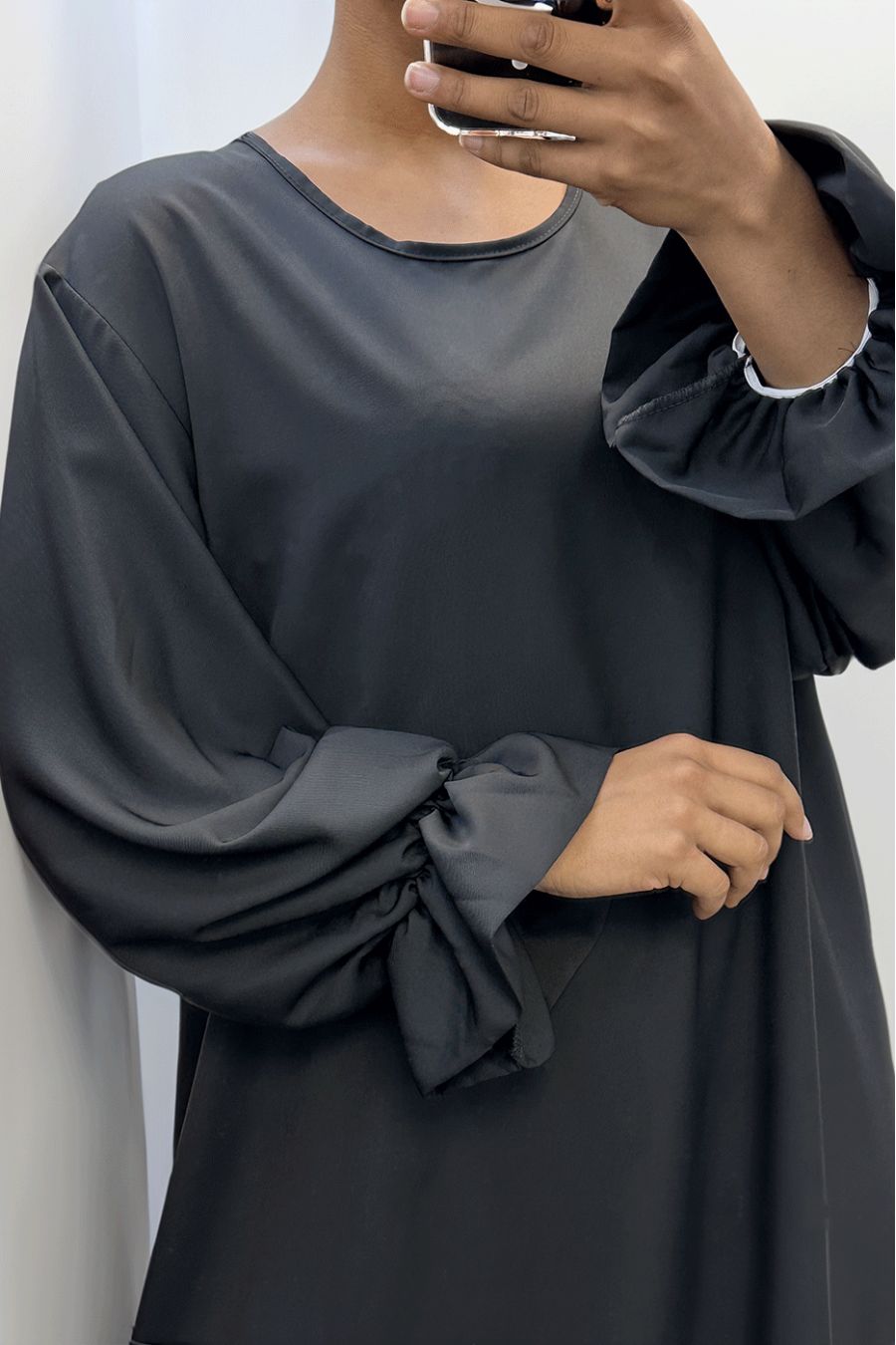 Long black abaya gathered at the sleeves - 4