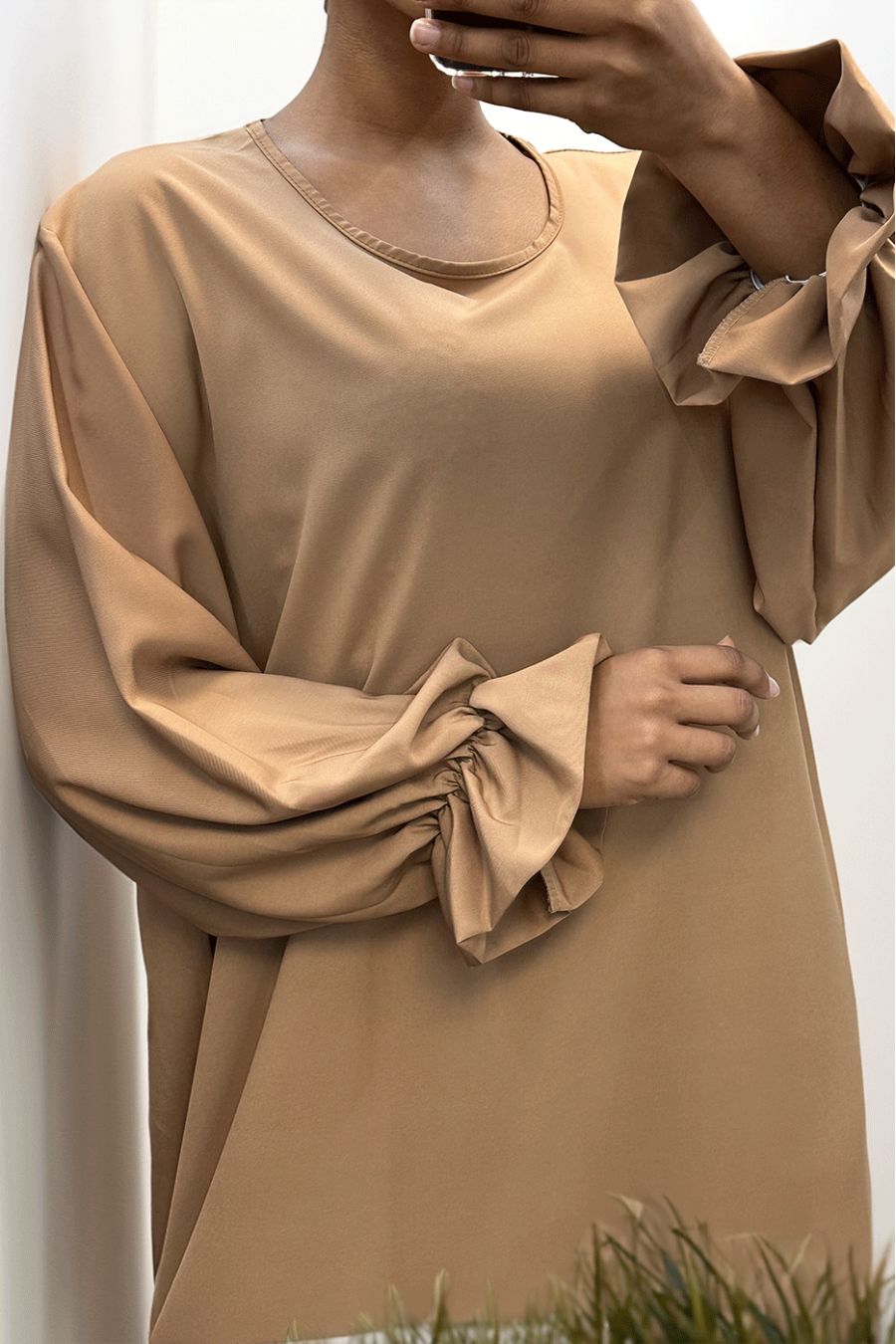 Long camel abaya gathered at the sleeves - 1