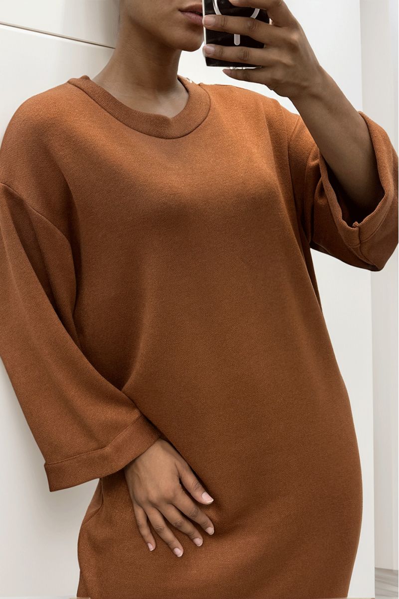 Lange cognackleurige oversize sweaterjurk met ronde hals - 1