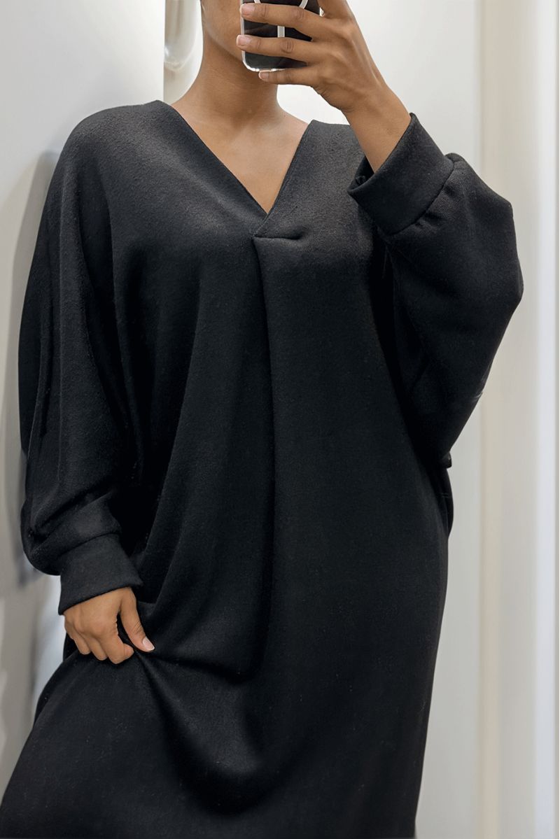 Long black V-neck oversized jumper dress - 4