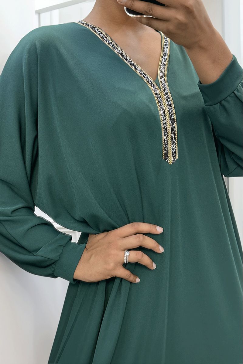 Green abaya with rhinestone neckline and long sleeves - 2