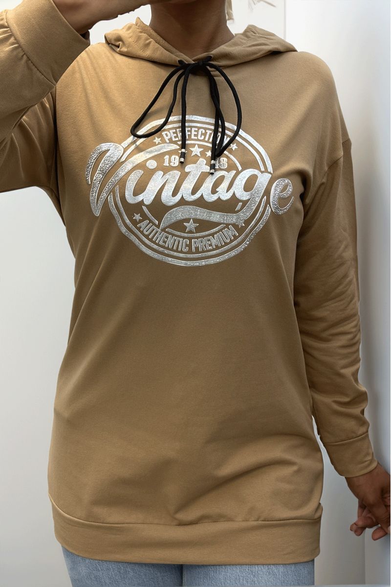 Camelkleurig sweatshirt met capuchon en VINTAGE-opschrift op de voorkant - 3
