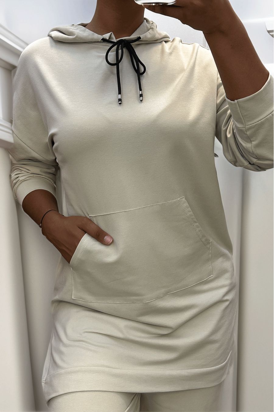 Long sweat à capuche beige avec poches en coton - 1