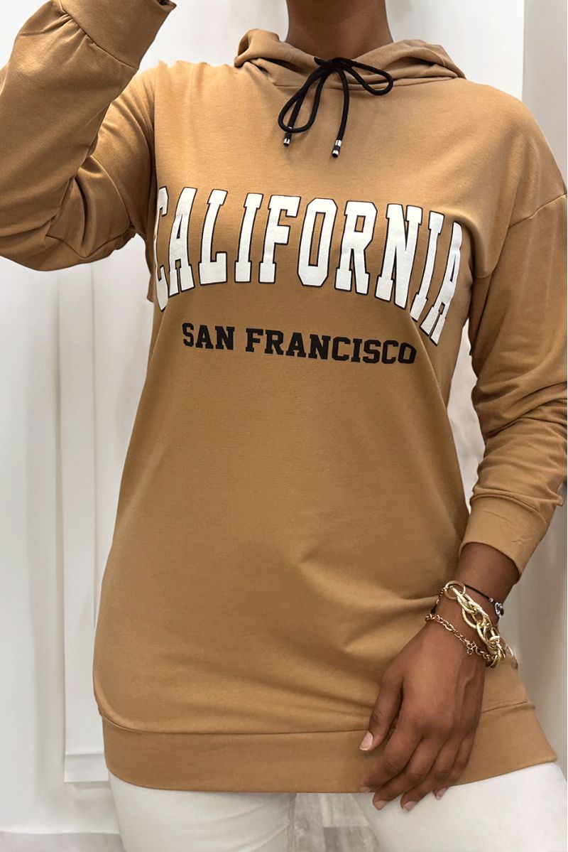Camelkleurig sweatshirt met capuchon en CALIFORNIA-opschrift - 2
