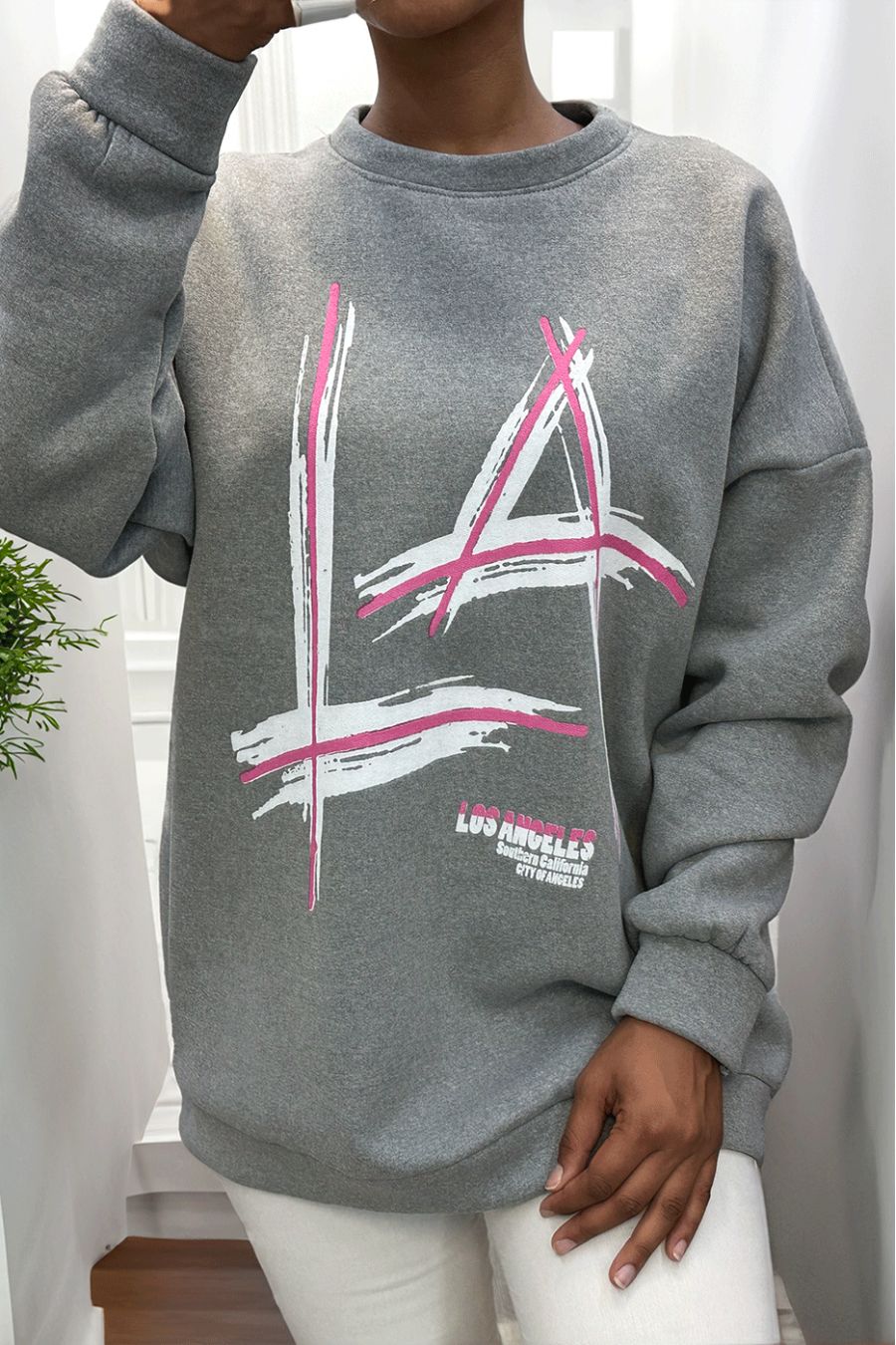 gray fleece oversize sweatshirt with LA LOS ANGELES writing - 3