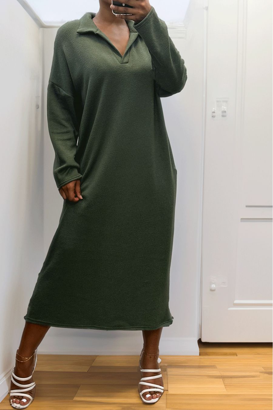Longue robe épaisse col chemise en kaki - 1