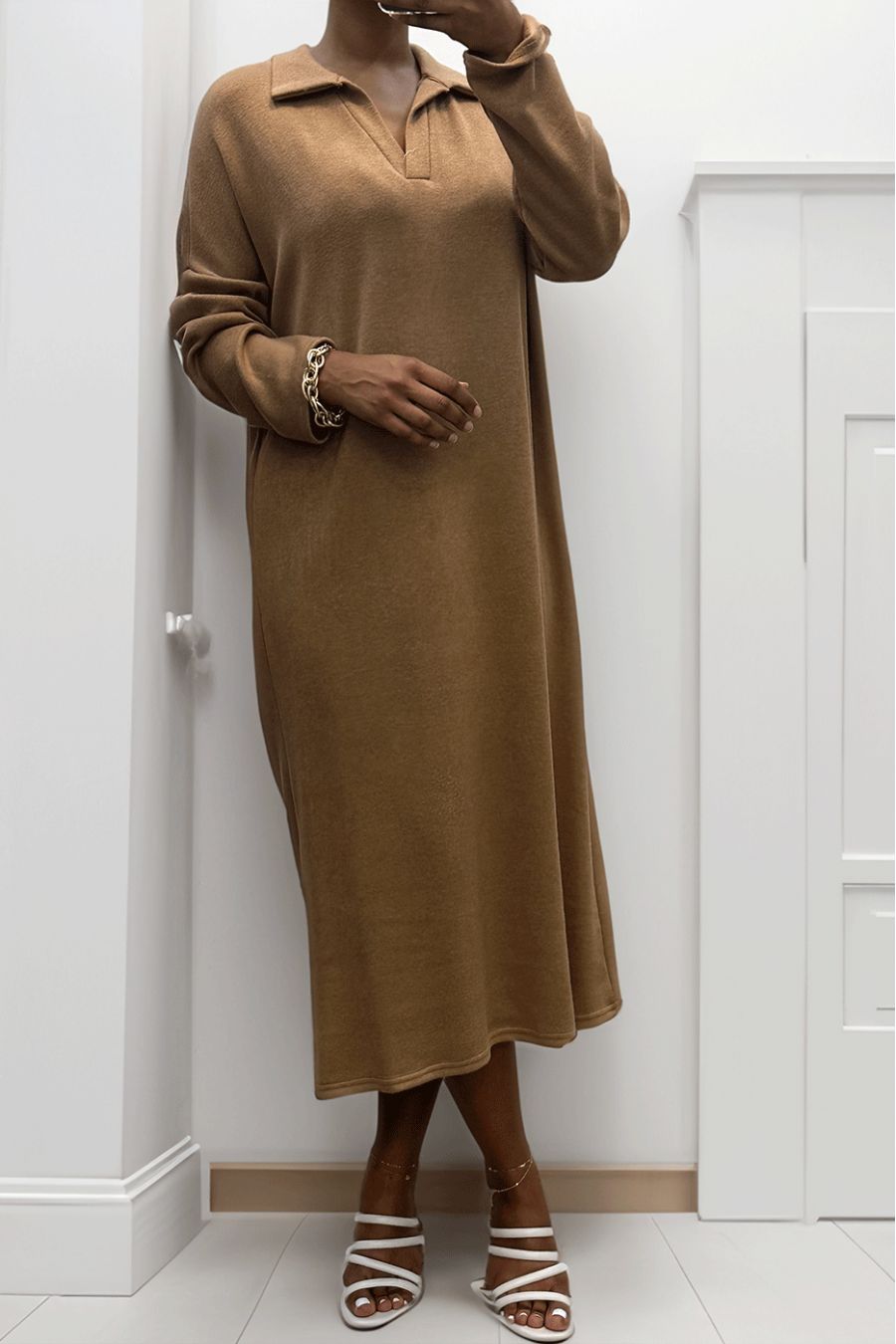 Longue robe épaisse col chemise en camel - 2