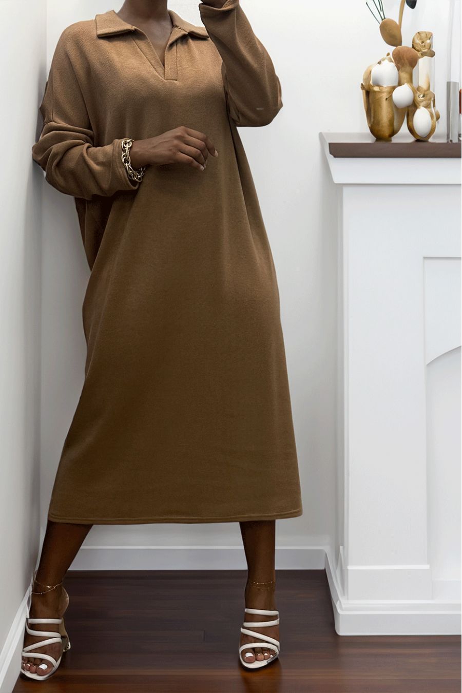 Long thick dress with shirt collar in camel - 3