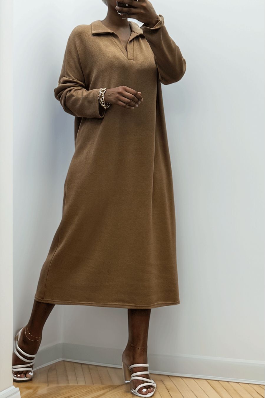 Longue robe épaisse col chemise en camel - 4