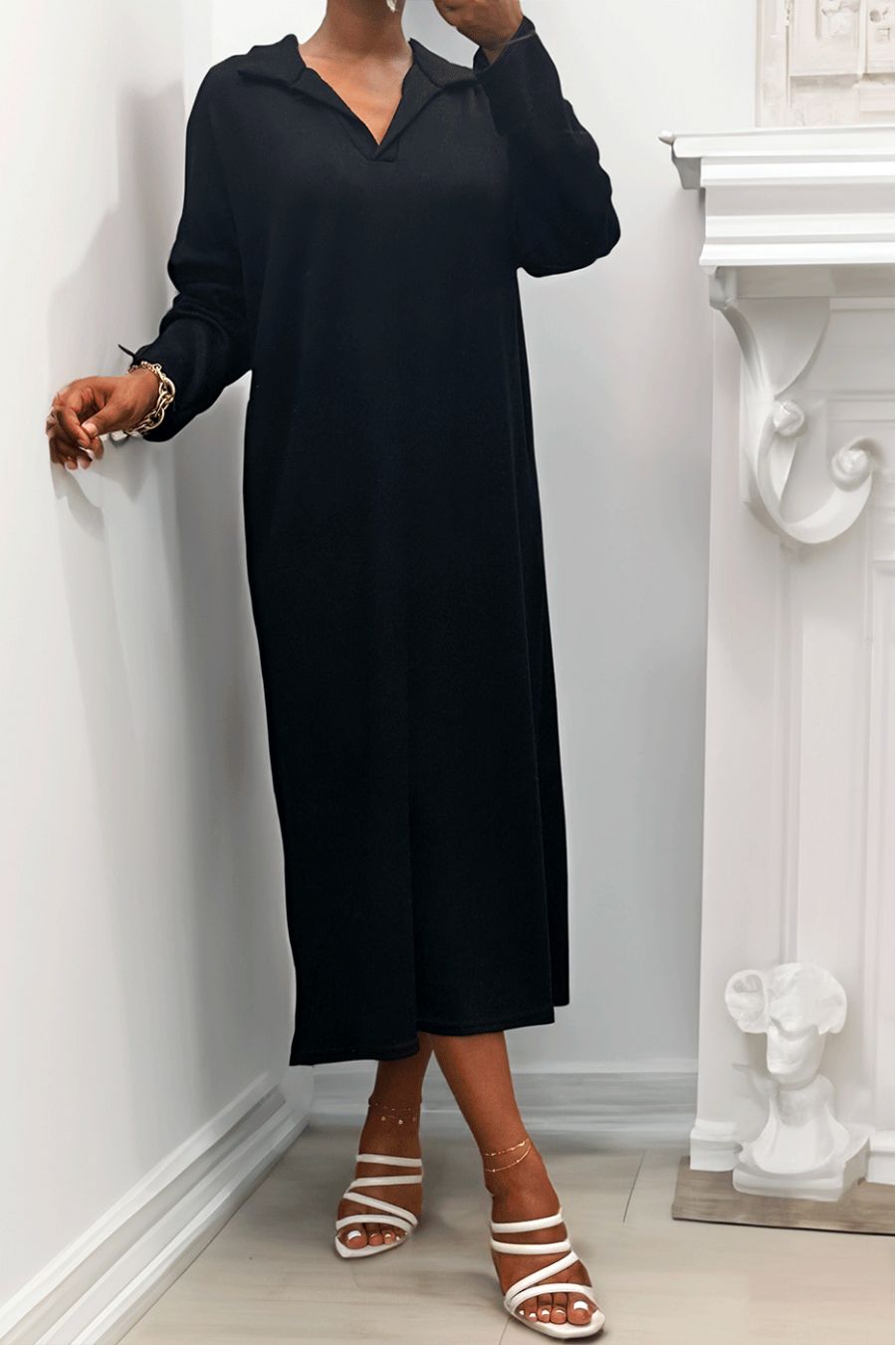 Long thick dress with shirt collar in black - 1