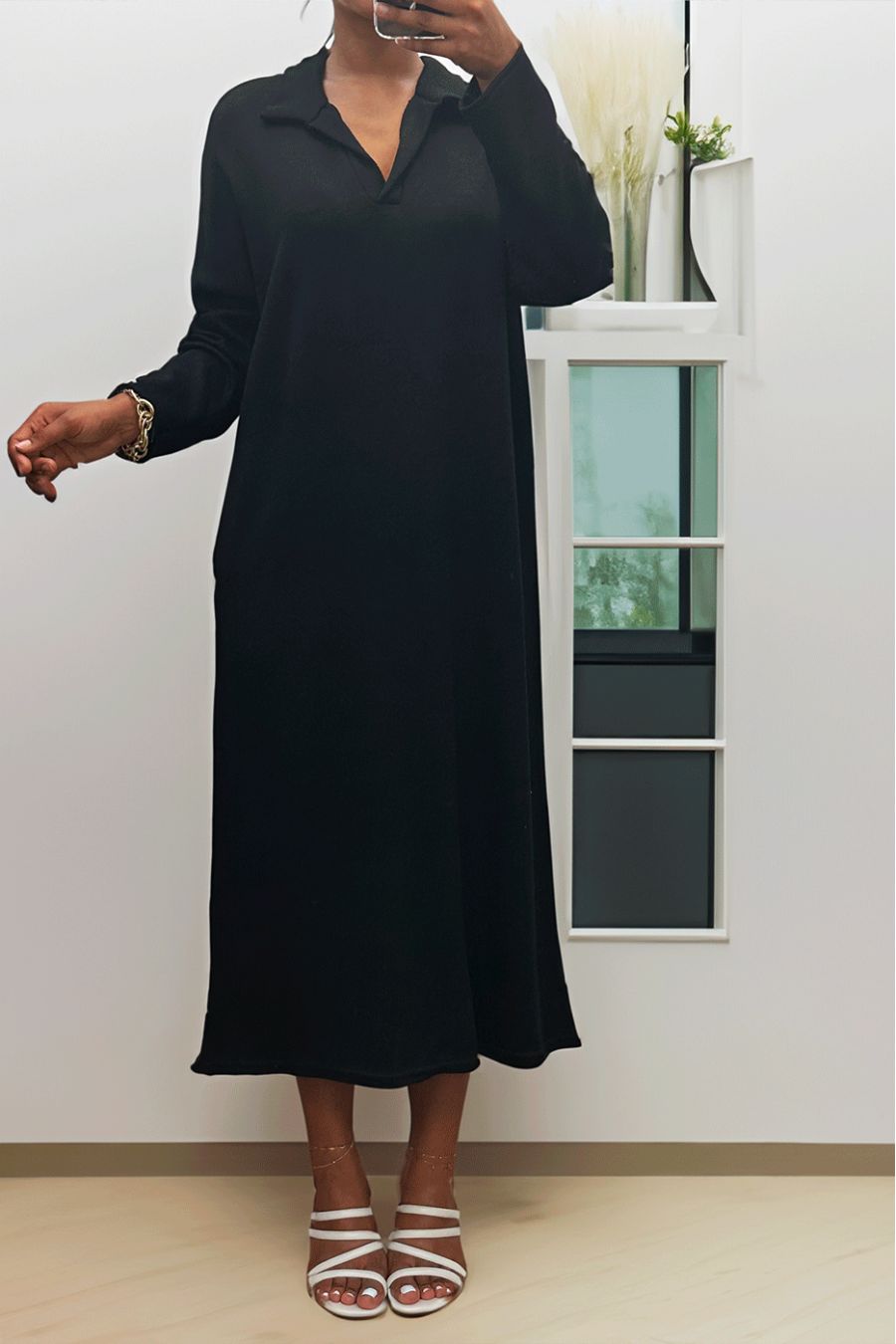 Long thick dress with shirt collar in black - 4