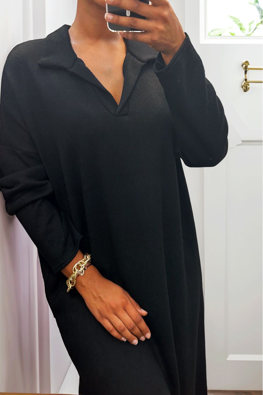 Long thick dress with shirt collar in black - 7