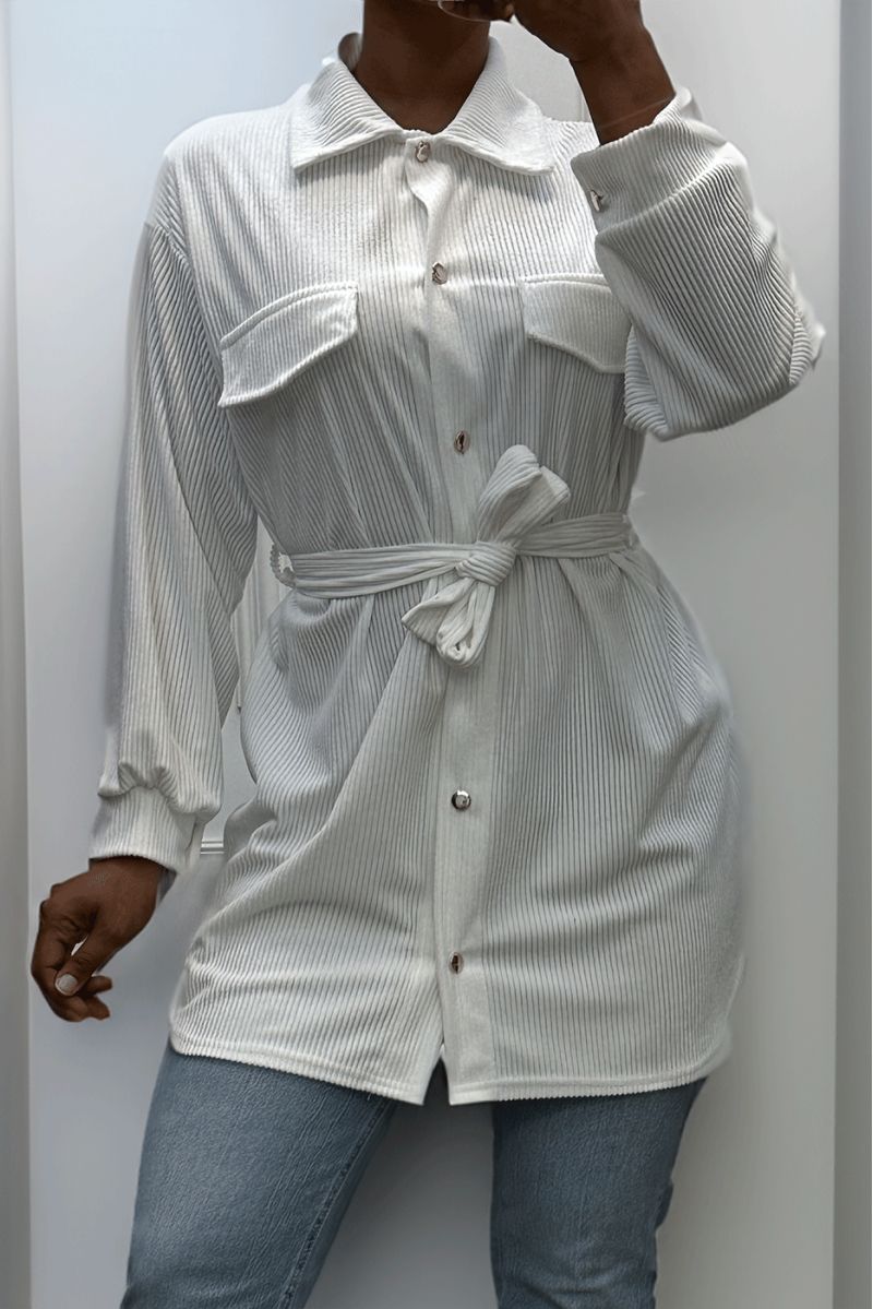 Longue sur chemise blanche côtelé bien épais avec poches et ceinture - 7