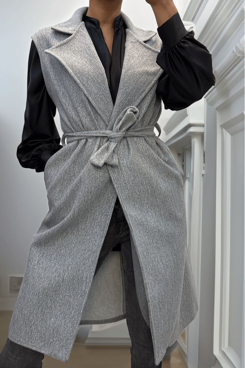Long flowing gray sleeveless trench coat with belt - 3