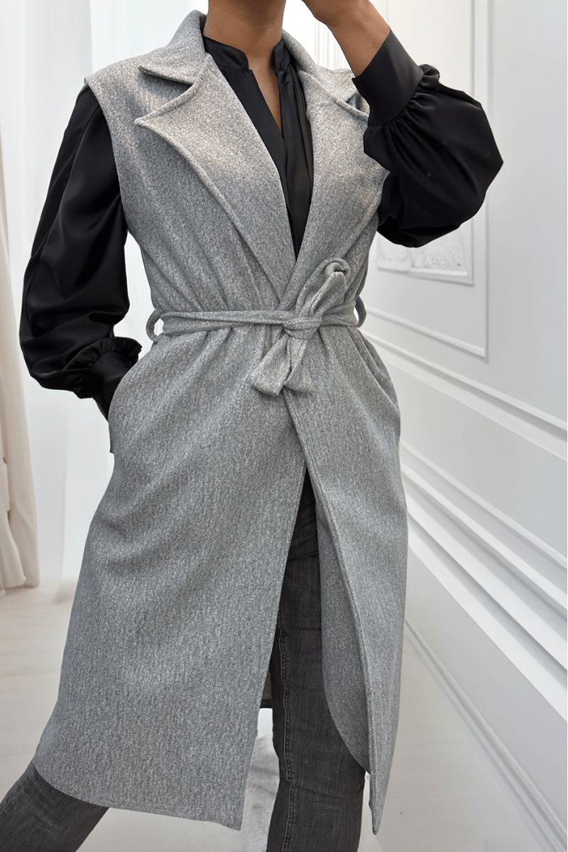 Long flowing gray sleeveless trench coat with belt - 4