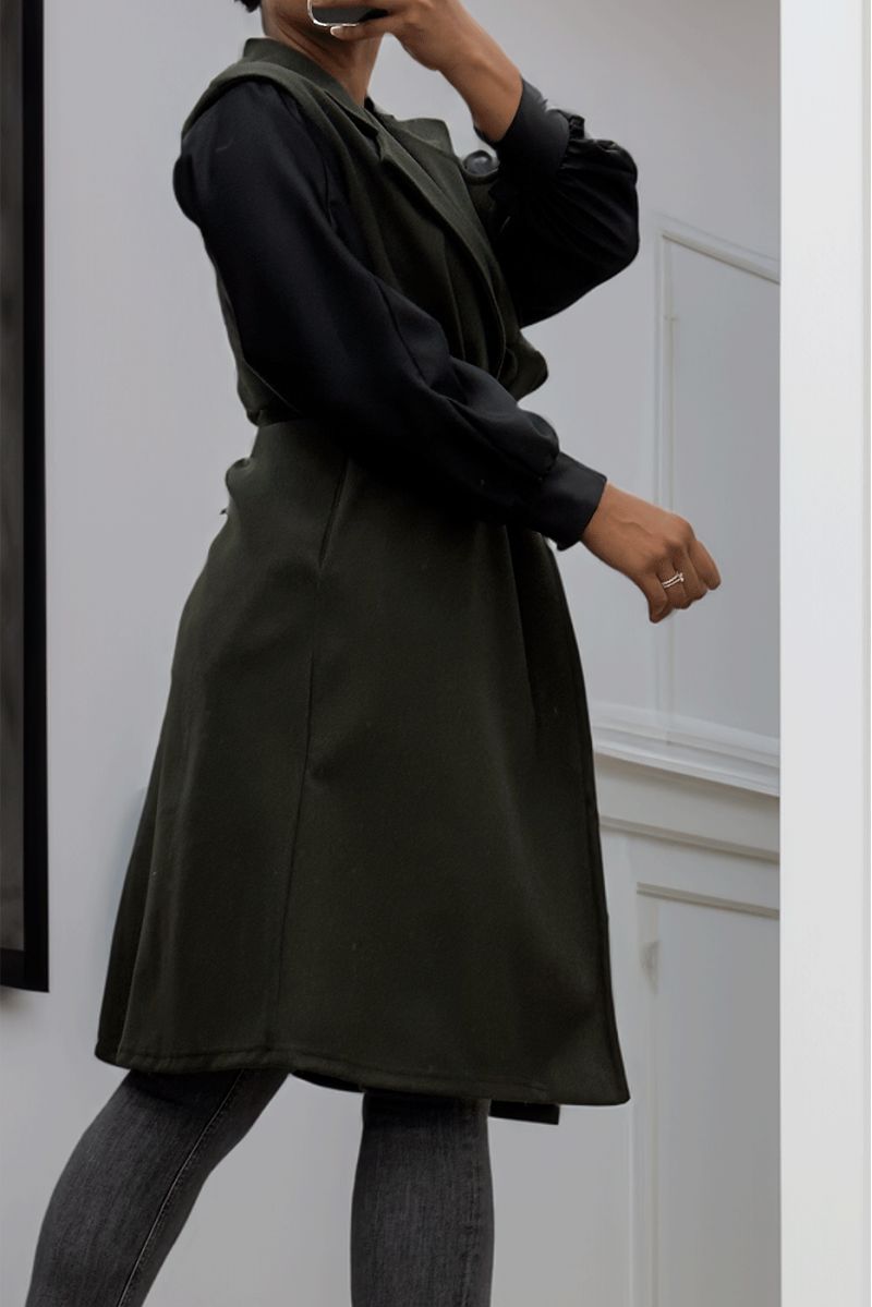 Long flowing khaki sleeveless trench coat with belt - 7
