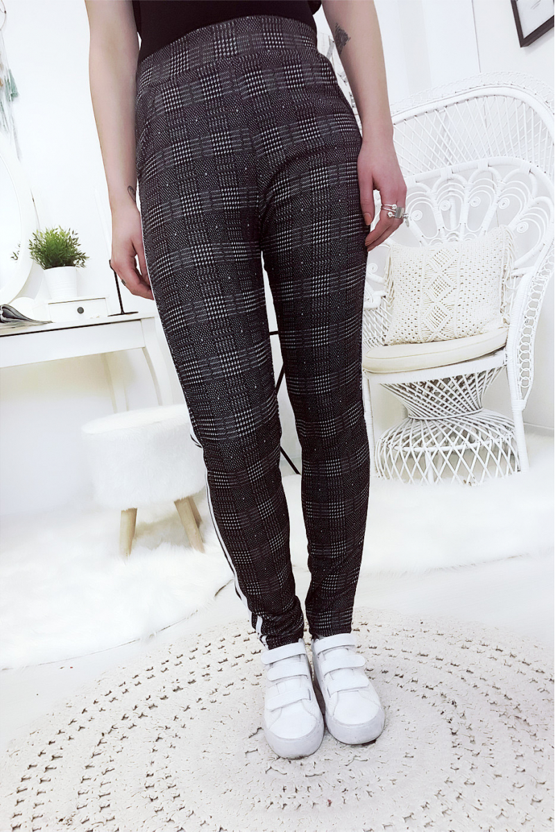 Magnifique pantalon noir avec bande blanche. Pantalon 770-1 - 4