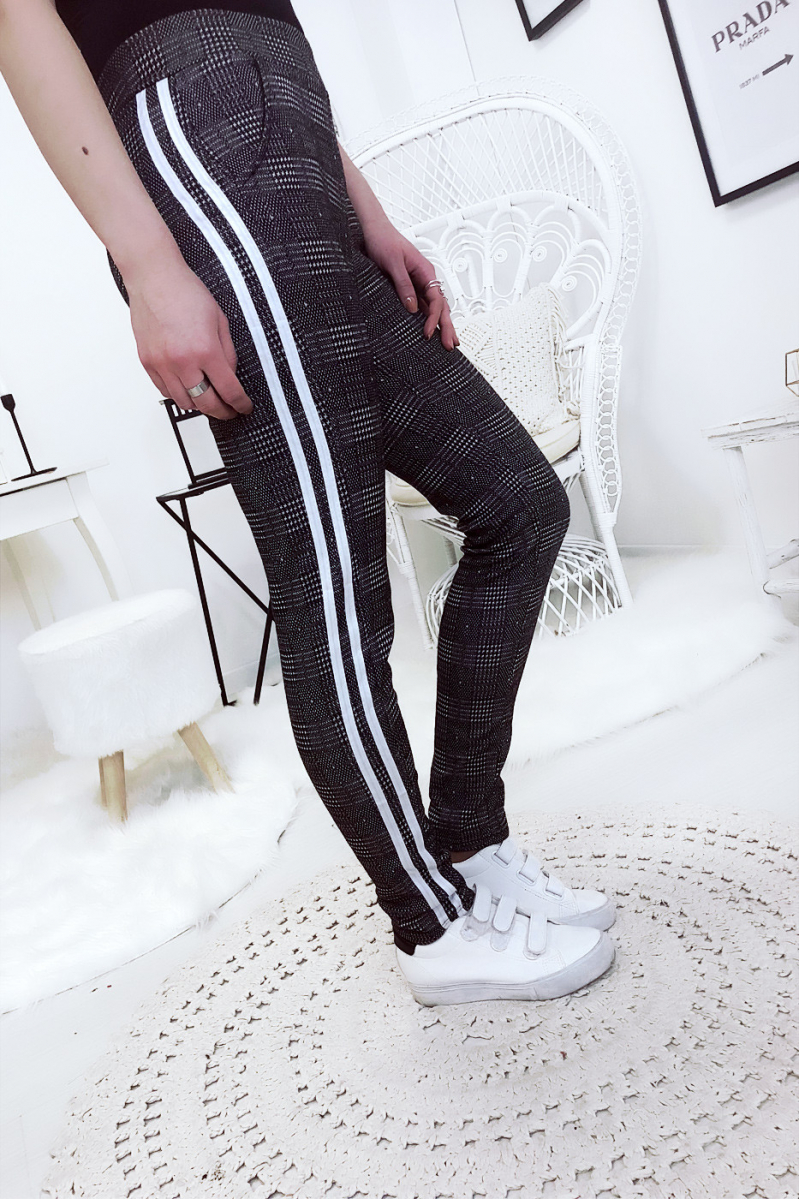 Magnifique pantalon noir avec bande blanche. Pantalon 770-1 - 7