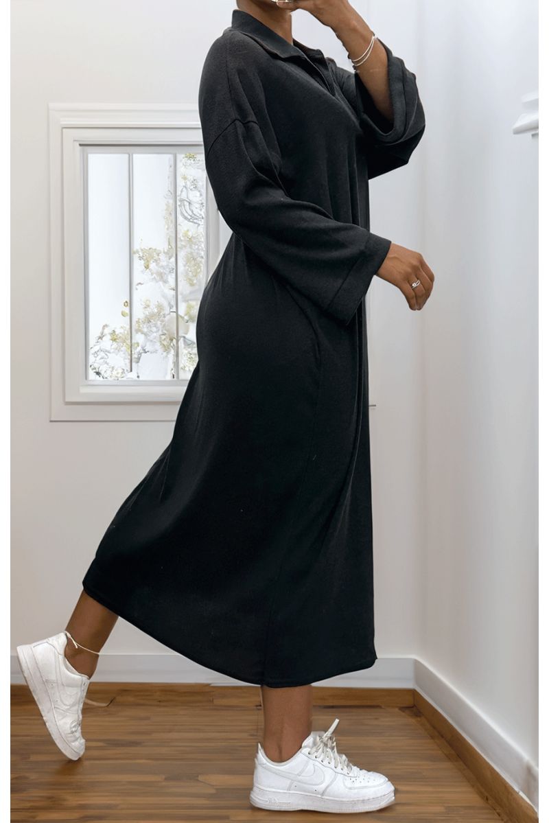 Simple black V-neck dress - 3