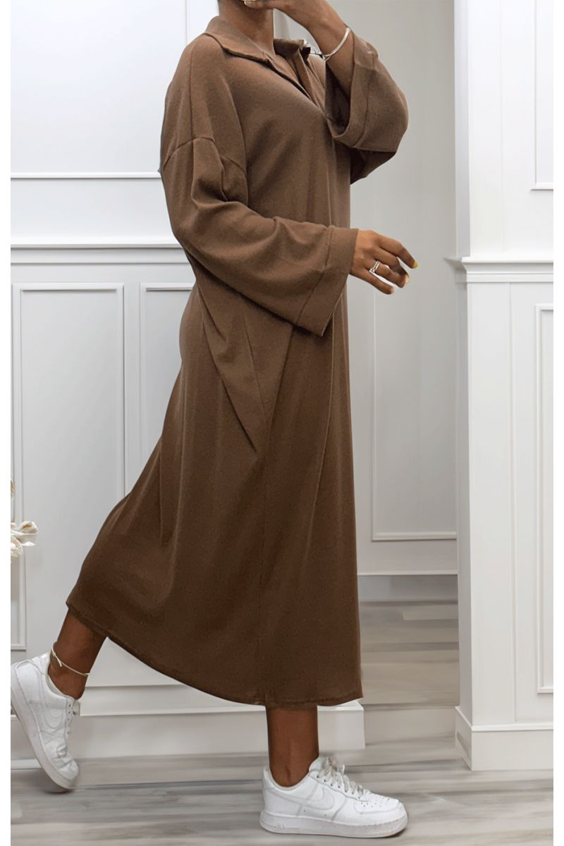 Simple brown V-neck dress - 3