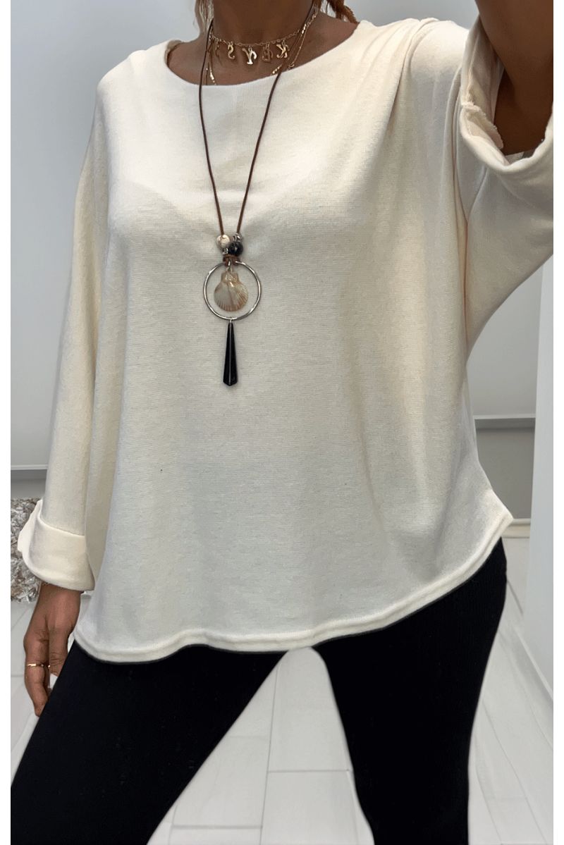 Witte top met ronde hals en ketting - 1