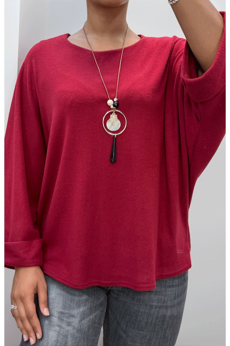 Bordeauxrode top met ronde hals en lange ketting - 1