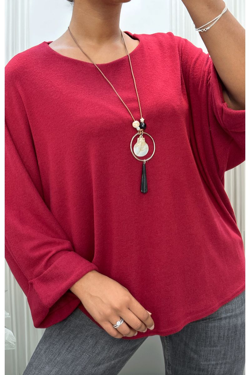 Bordeauxrode top met ronde hals en lange ketting - 2