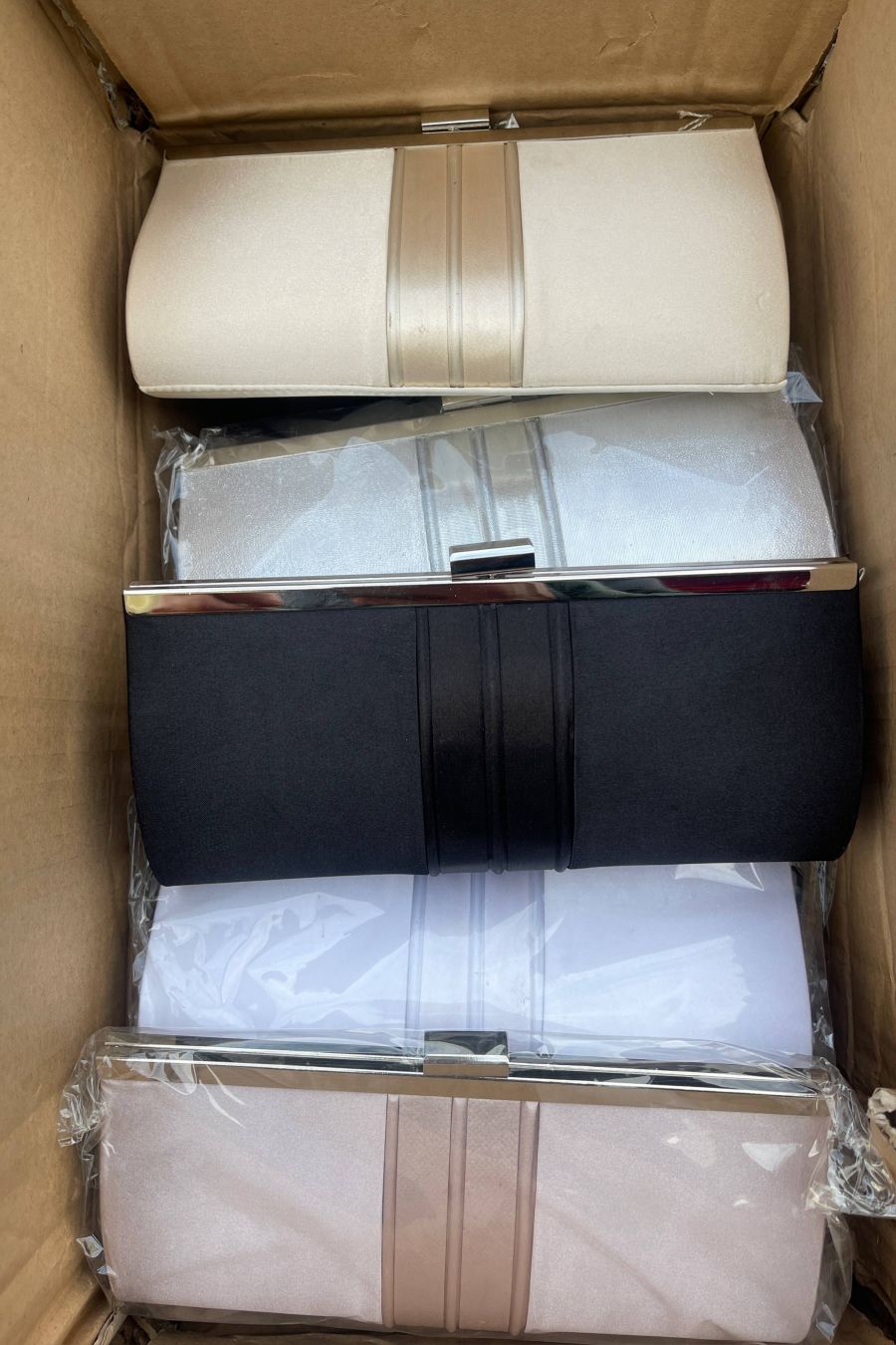 Lot de 20 pochettes de soirée mélangé plusieurs modèles - 20