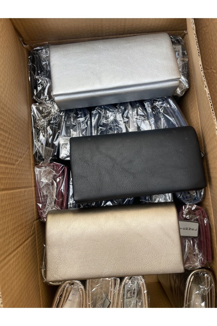 Lot of 20 evening clutches mixed several models - 24