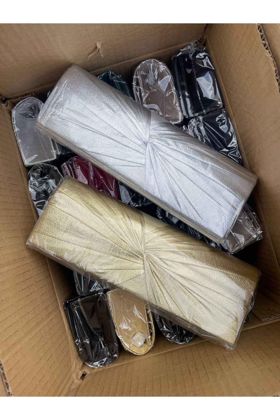 Lot de 20 pochettes de soirée mélangé plusieurs modèles - 40