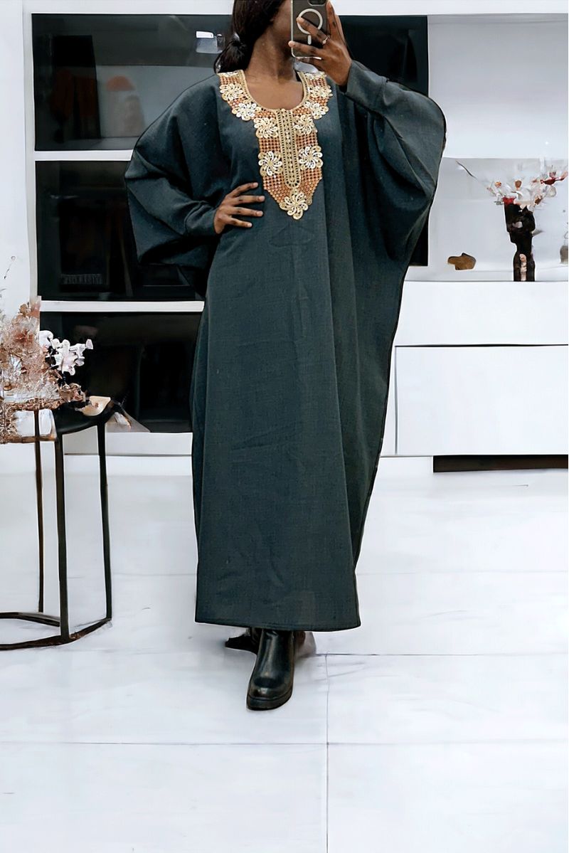Antracietkleurige abaya met mooie losse snit en borduursel aan de voorkant - 4
