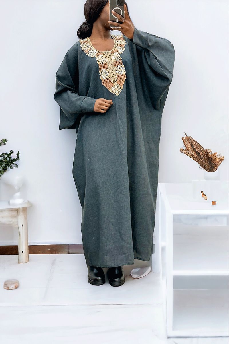 Antracietkleurige abaya met mooie losse snit en borduursel aan de voorkant - 5