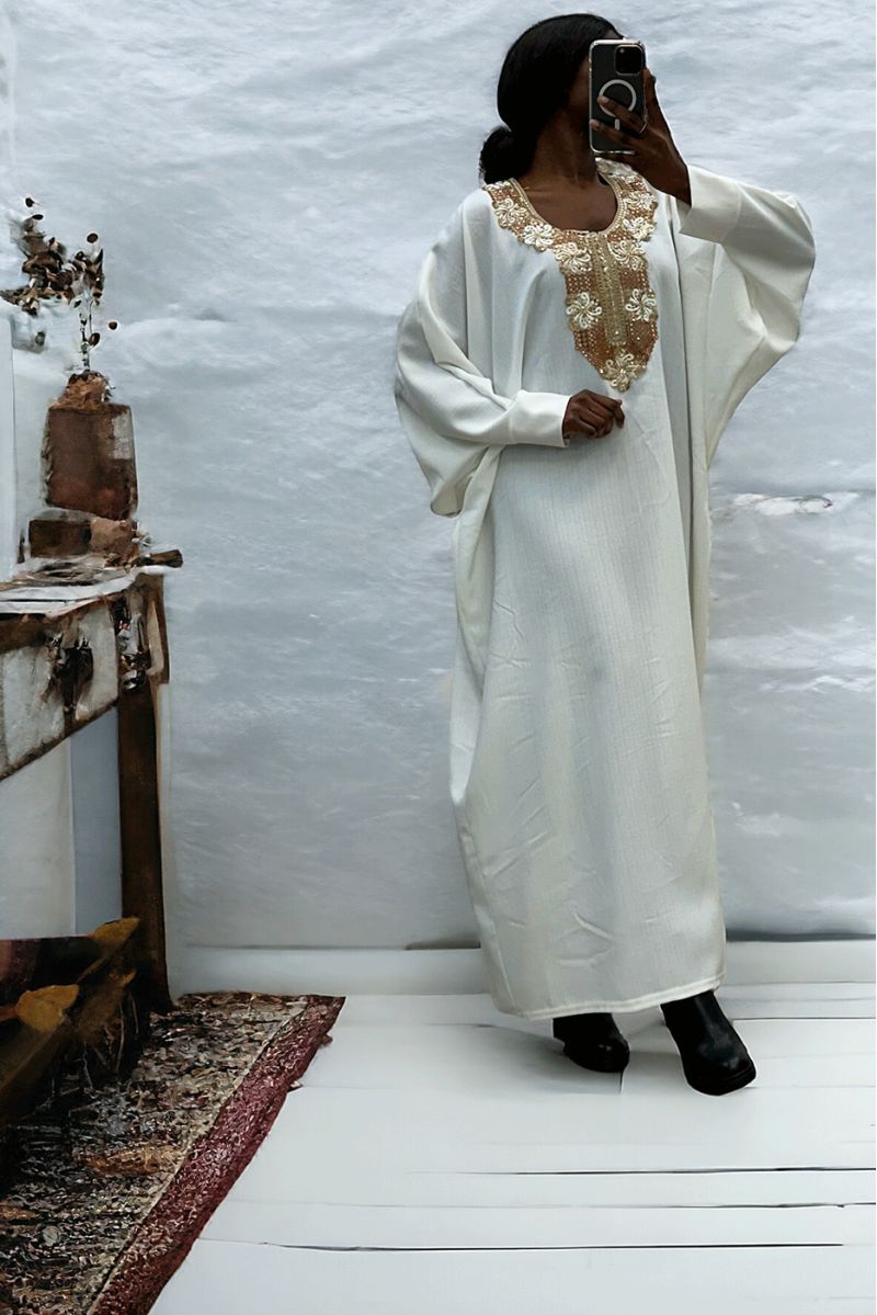 Witte abaya met een mooie losse snit en borduursel aan de voorkant - 1