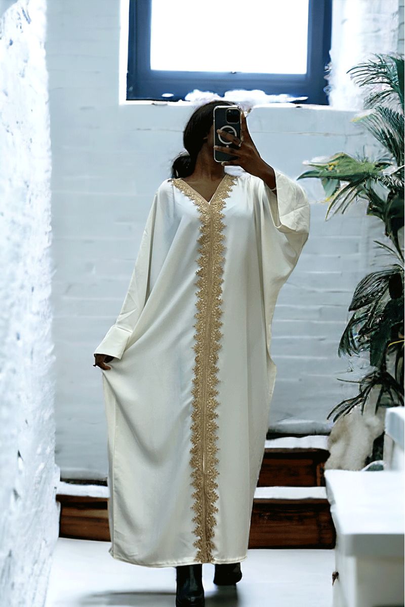 Abaya blanche over size (36-52) avec sublime dentelle sur toute la longueur  - 1