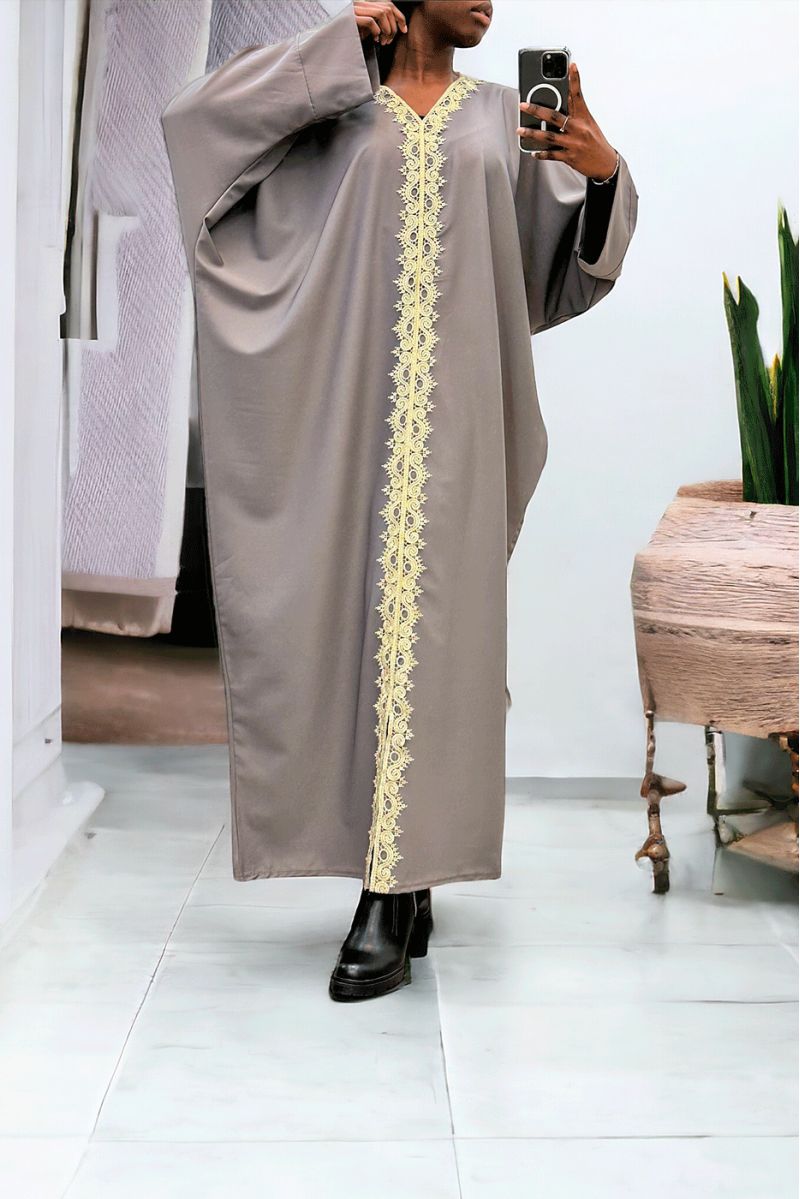 Abaya taupe over size (36-52) avec sublime dentelle sur toute la longueur  - 1