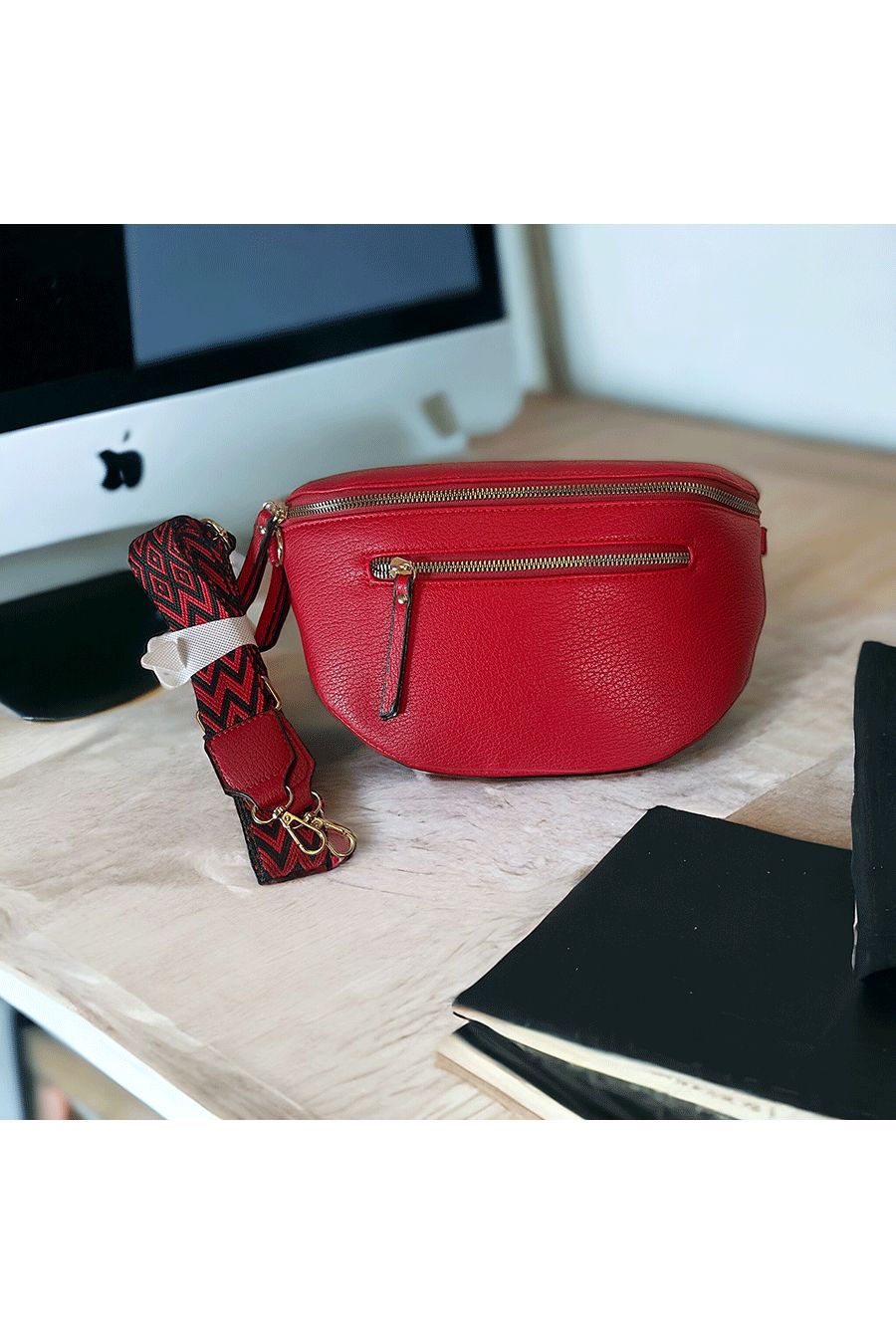 Sac banane rouge avec grosse bandoulière - 1