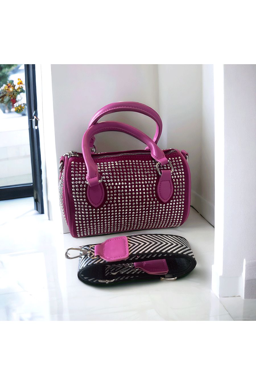 Mini sac bowling fuchsia orné de strass  - 2