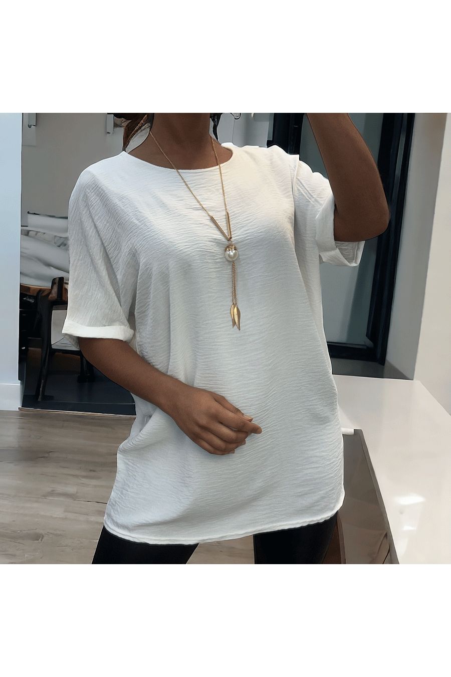 Tunique over size blanche avec collier  - 1