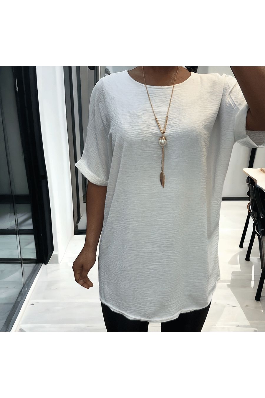 Tunique over size blanche avec collier  - 2