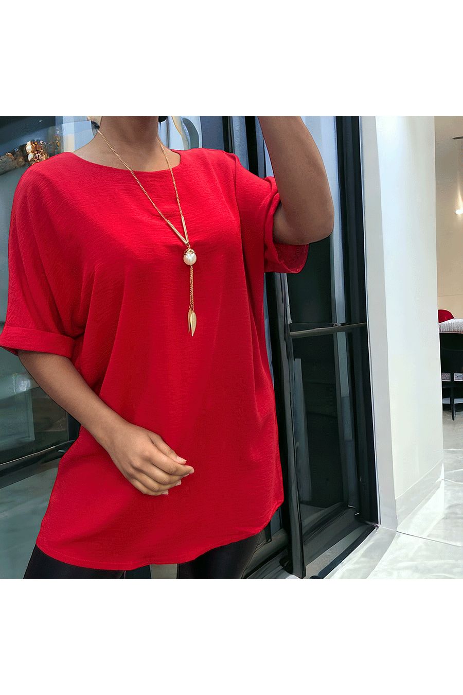 Red over size tunic with necklace - 1
