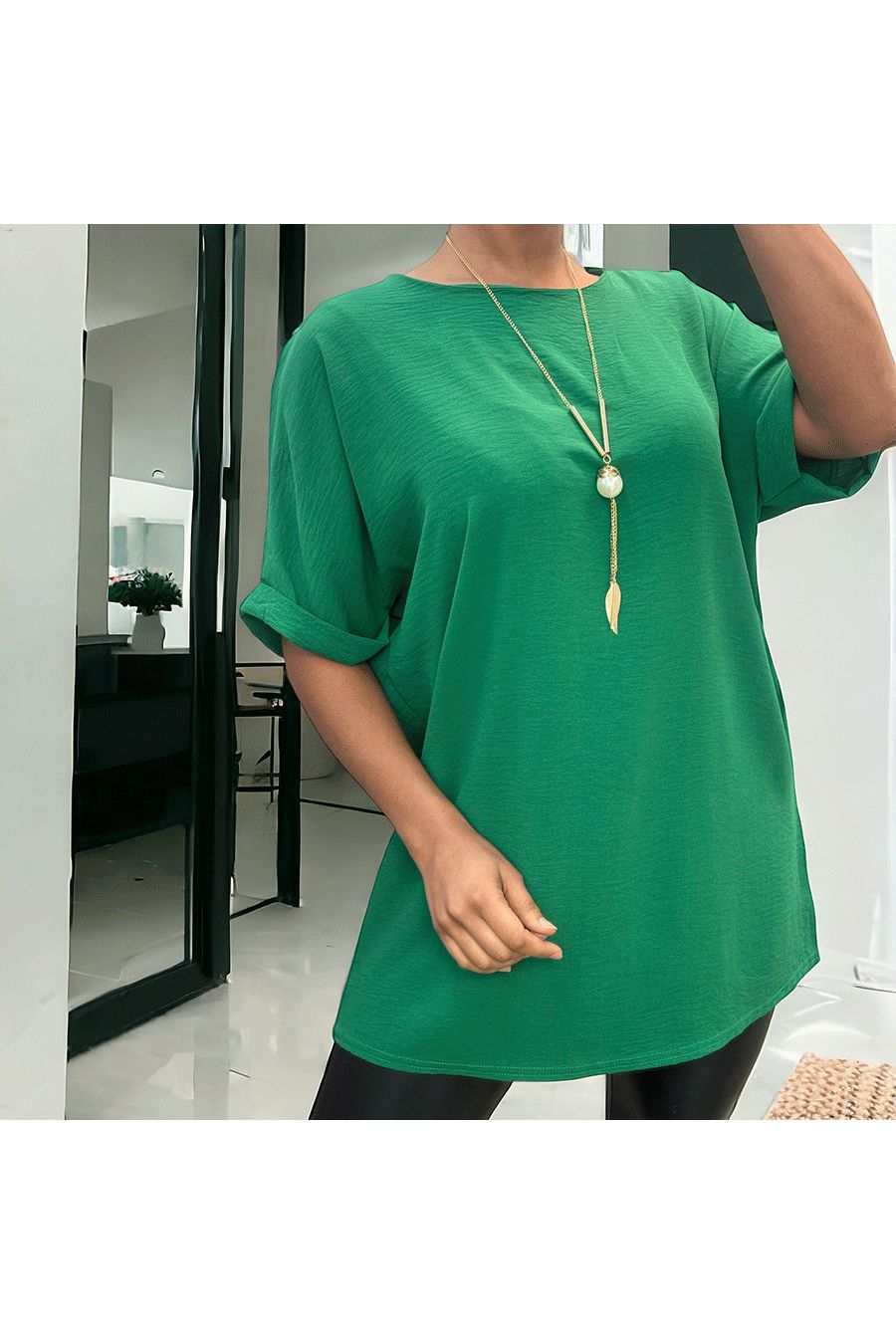 Green over size tunic with necklace - 1