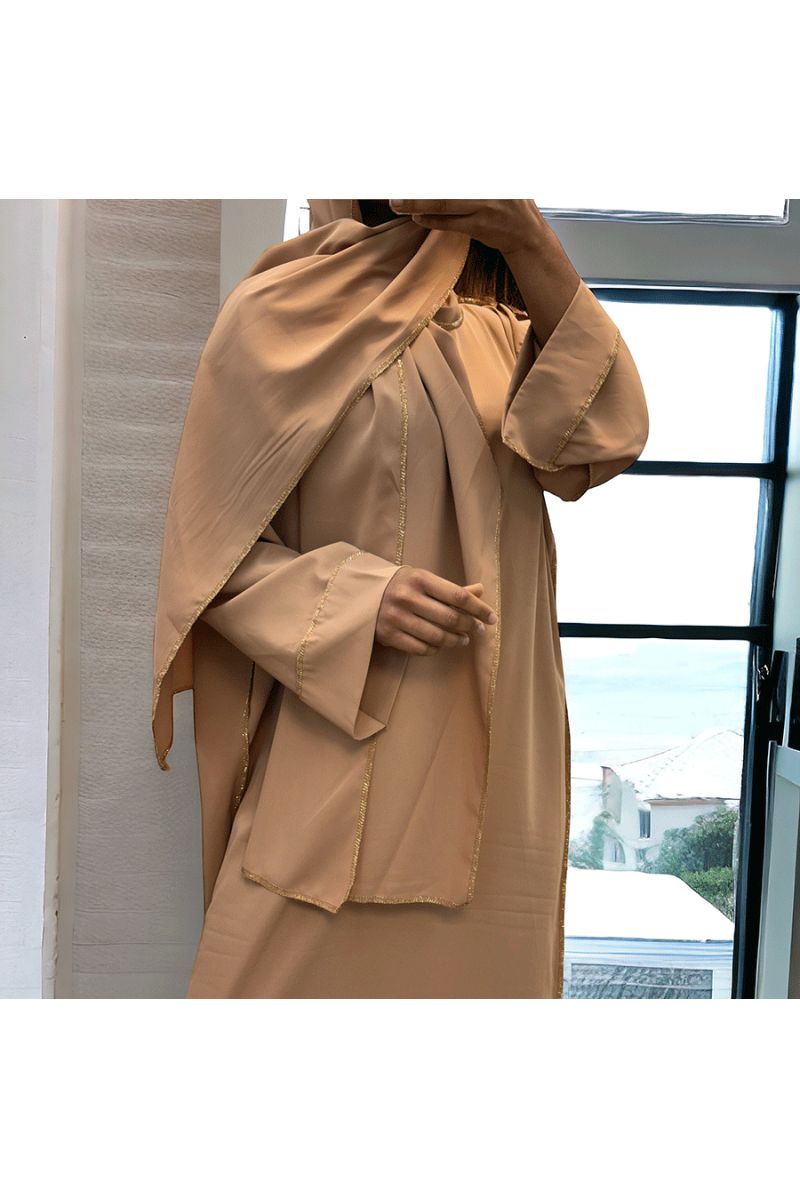 Robe abaya couleur camel en soie de medine avec foulard  intégré  - 1