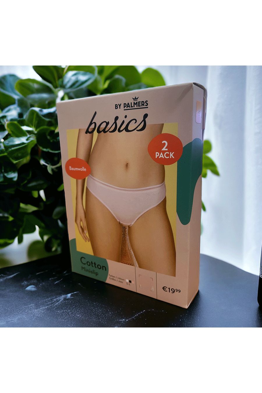 Zeer elastische ribgebreide trui: hoge kraag, pofmouwen en subtiele details voor een trendy look