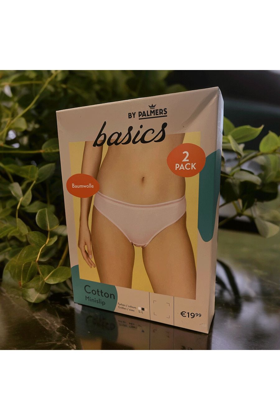 Zeer elastische ribgebreide trui: hoge kraag, pofmouwen en subtiele details voor een trendy look