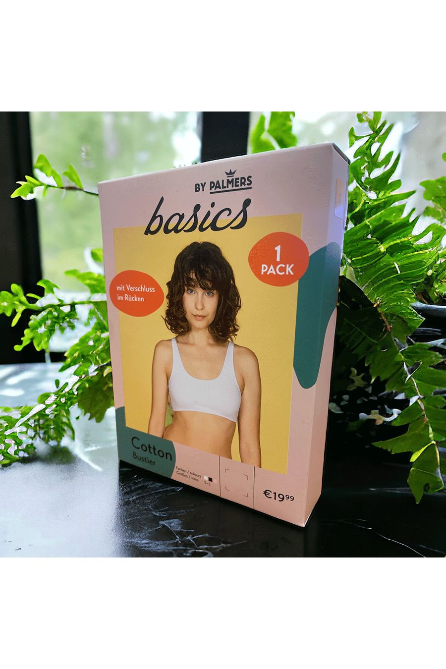 Zeer elastische ribgebreide trui: hoge kraag, pofmouwen en subtiele details voor een trendy look