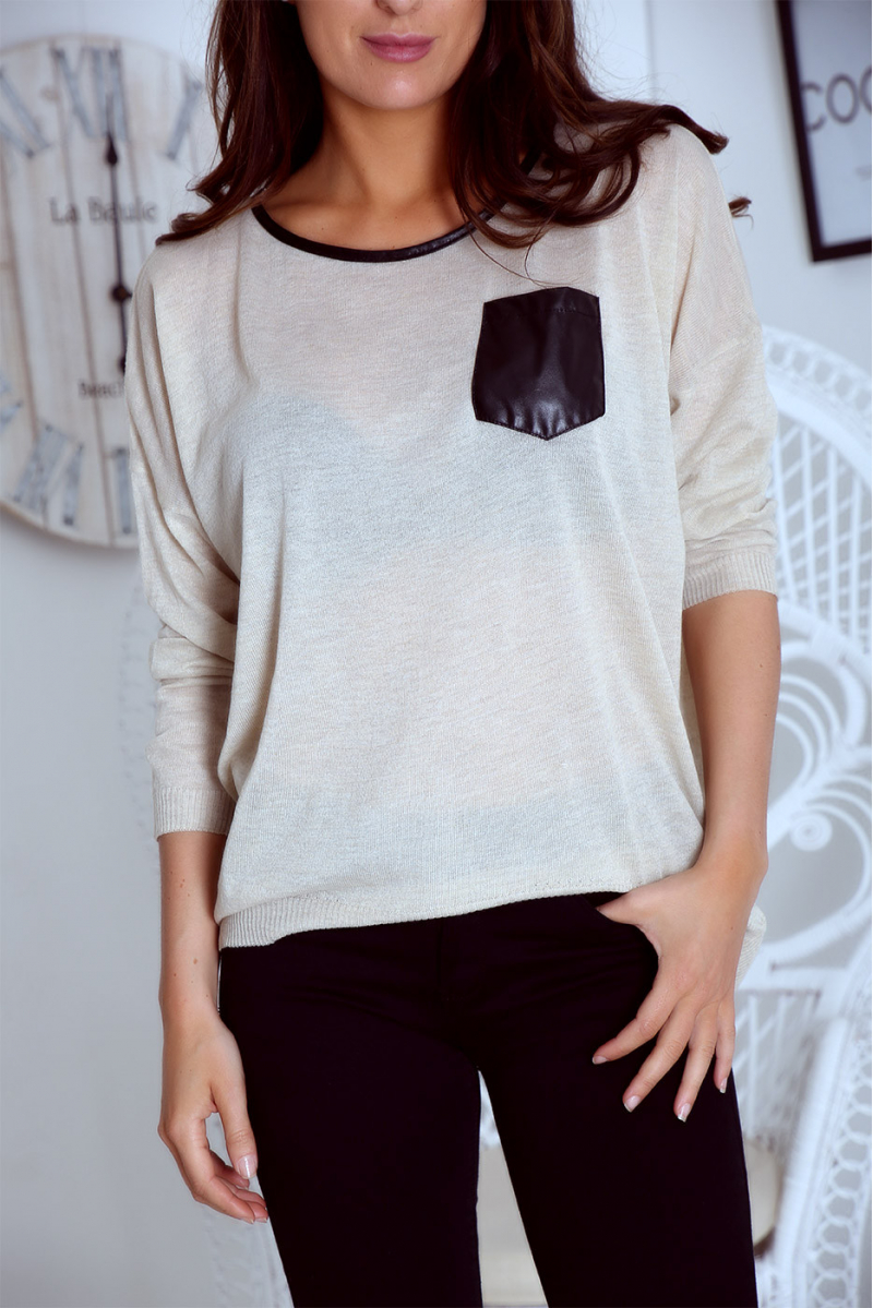 Top beige léger à encolure et poche en simili - 1