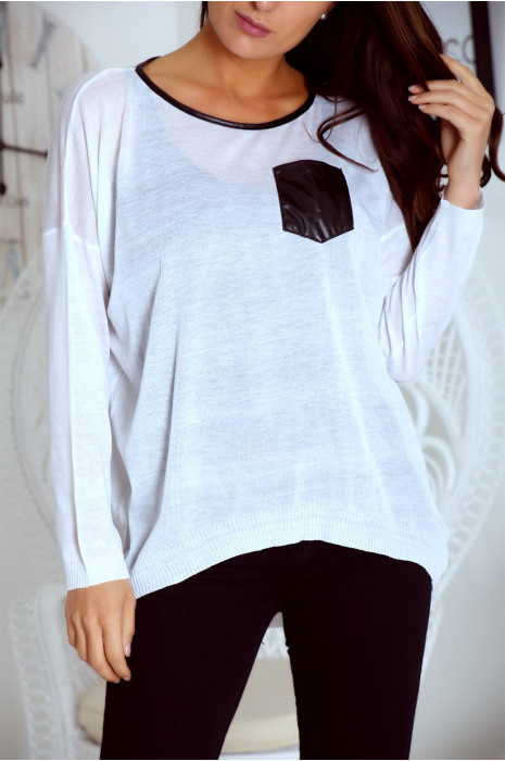 Top blanc léger à encolure et poche en simili - 2