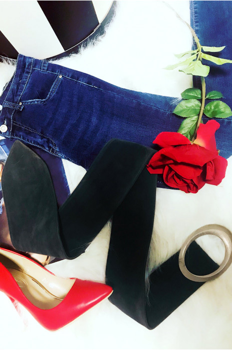 Grosse ceinture en suédine avec boucle ovale. Accessoire mode femme tendance - 2