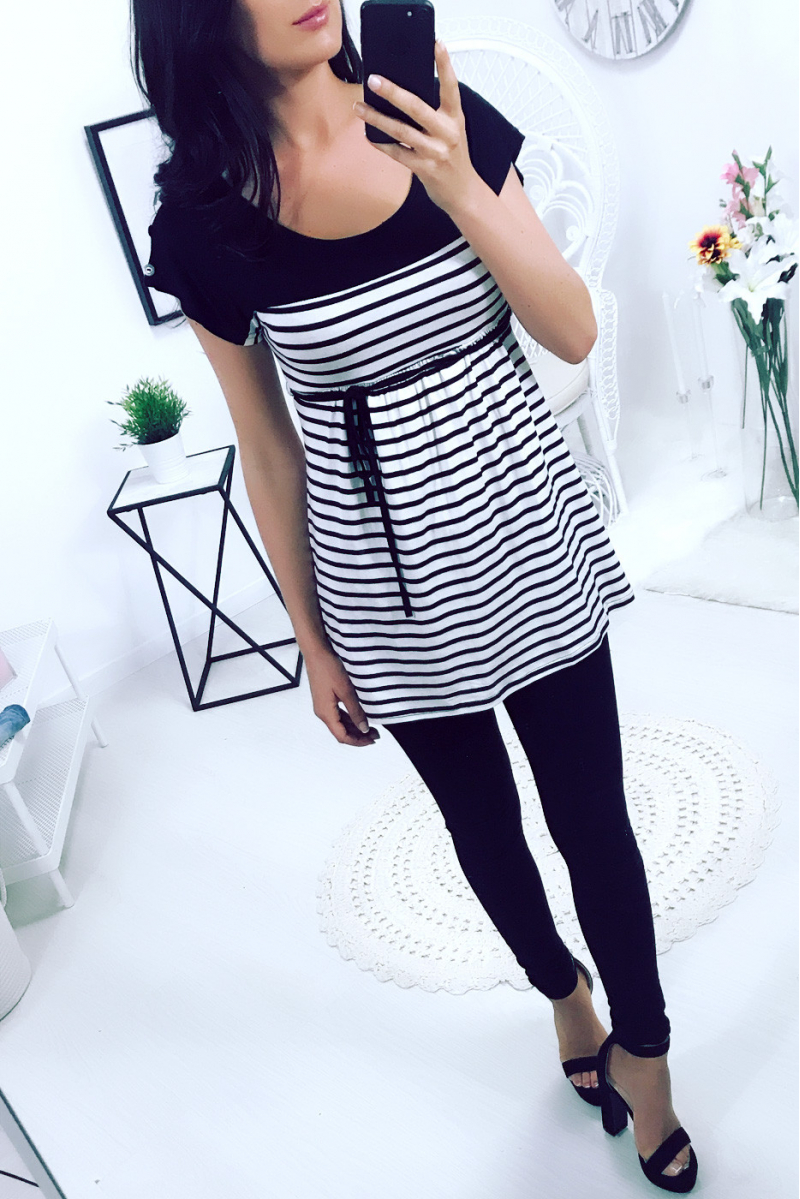 Long black and white t-shirt in sailor style and tie to tie under the chest. - 2